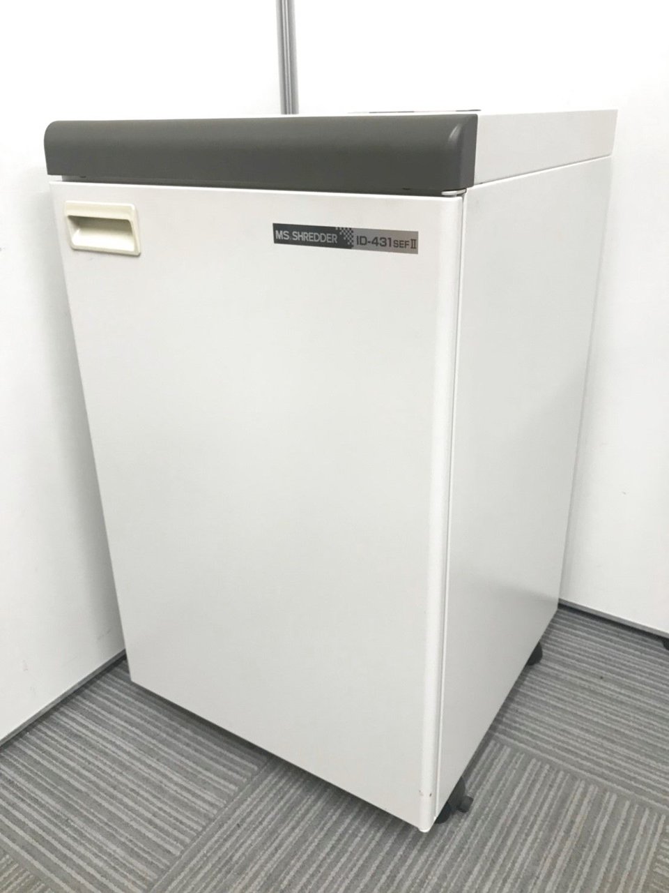 【大容量シュレッダー入荷！！】溜まった書類をササッと処理が可能です！
                        IDシリーズ 
                                    中古
            