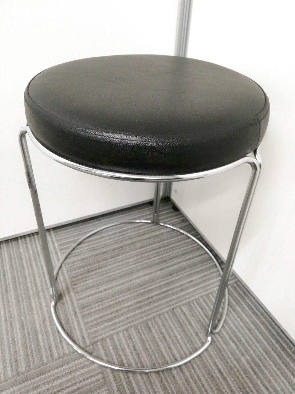 【優しい座り心地！】オフィス以外にも待合室などシチュエーションを選ばず使用できます！
                        その他メーカー
                                    中古
            