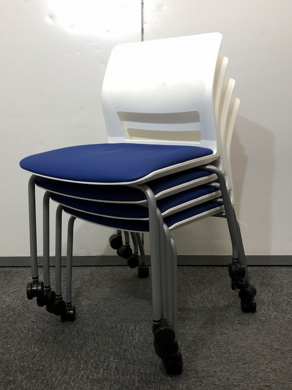 【4脚セット販売】コクヨ製品のスタッキングチェアの入荷です！コストも最大限に抑えて致します！
                        その他シリーズ
                                    中古
            