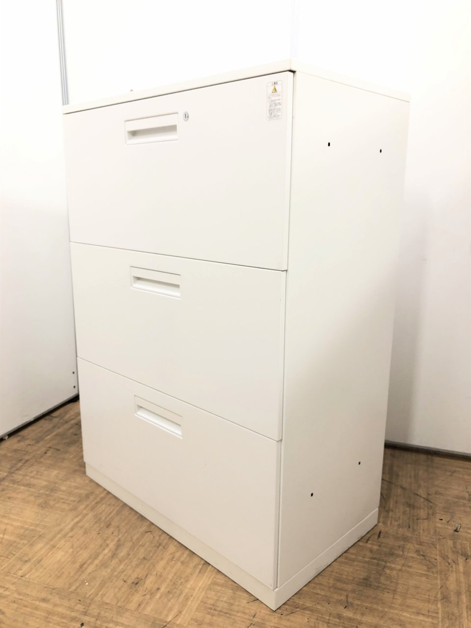 【不動産系や医療系オフィスにおススメ】ホワイト3段ラテラル【ファイルの仕分けに最適】
                        エディア 
                                    中古
            