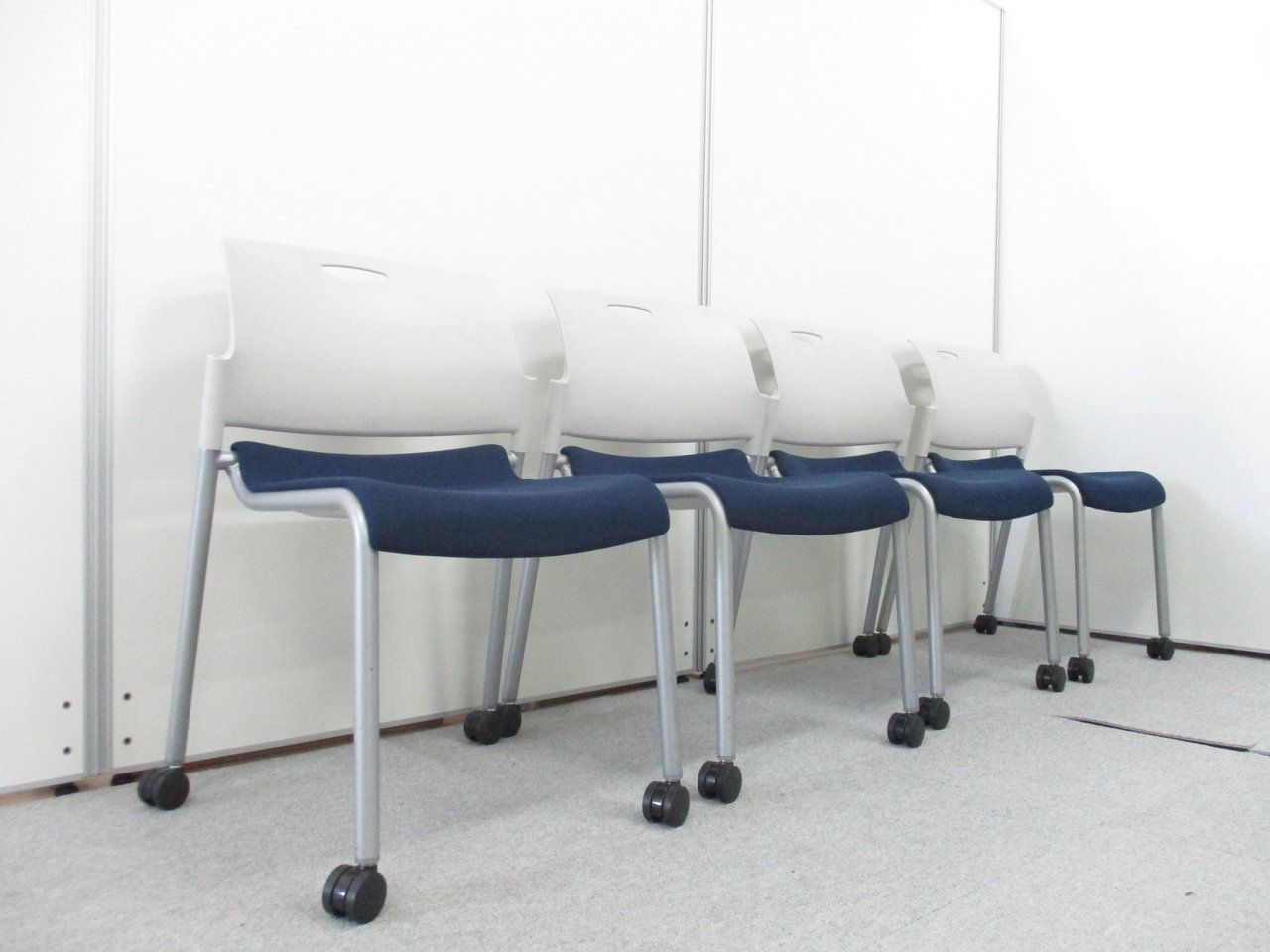 【4脚セット商品がお買い得】内田洋行製 ミーティングチェア MF-270シリーズ 背ヌード 肘なし 布張り
                        MF-270シリーズ 
                                    中古
            