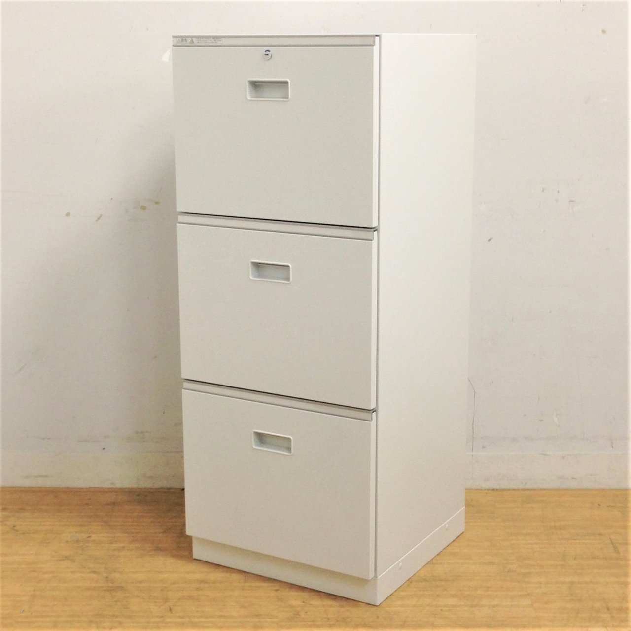 ホワイトのファイルキャビネット　美品で5台入荷！イトーキ　シンライン
                        シンライン 
                                    中古
            