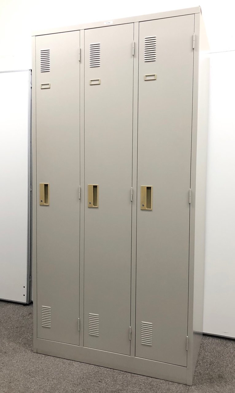 【たっぷり収納可能な3人用ロッカー】ナイキ製【ロングコートも楽々収納】
                        その他シリーズ
                                    中古
            