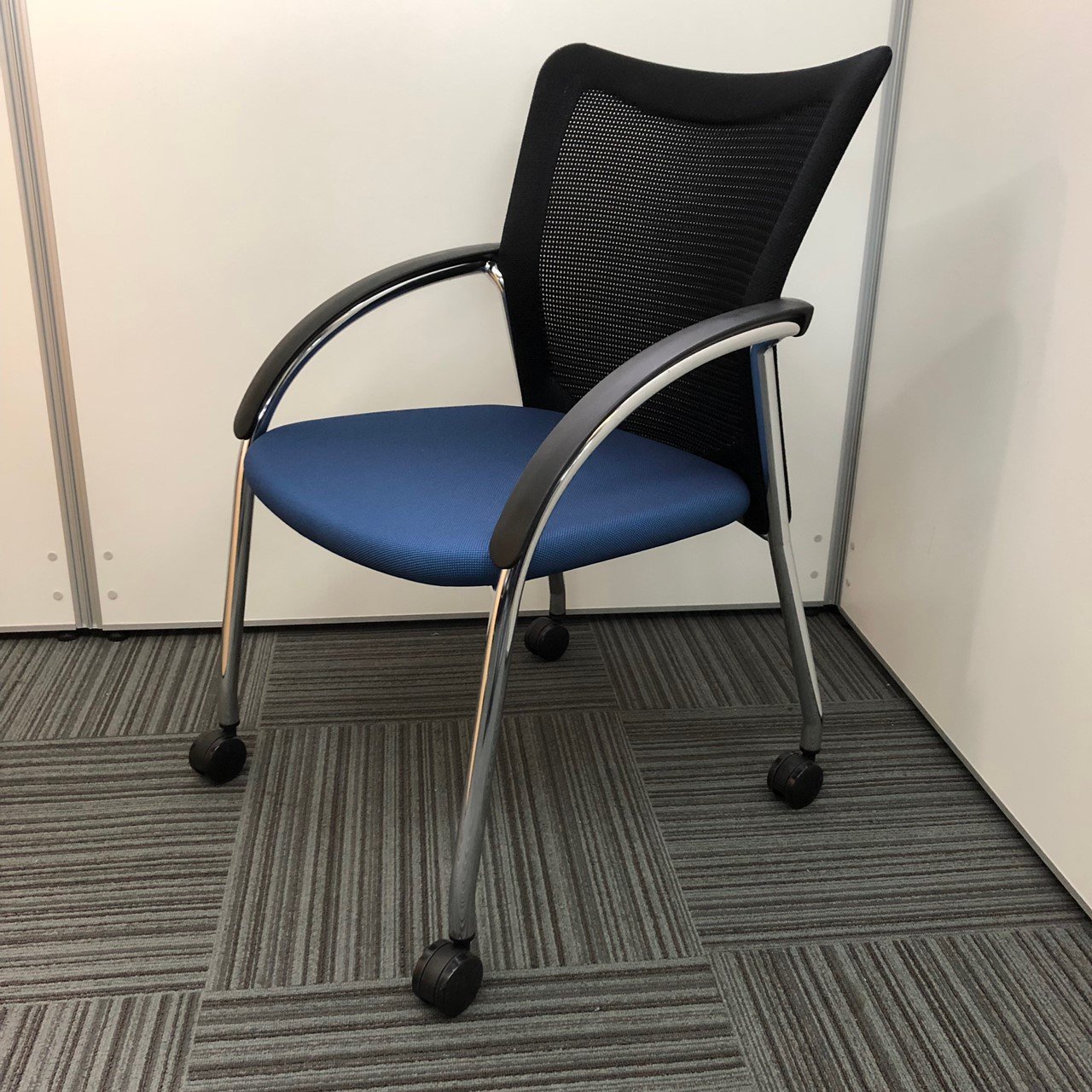 【定価8万以上】高級ミーティングチェア　イトーキ製　KEシリーズ
                        KEシリーズ 
                                    中古
            