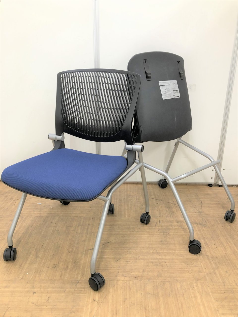 【セットならお得です】女性でも簡単に収納できるトップメーカーのネスティングチェア2脚セット
                        グラータ
                                    中古
            