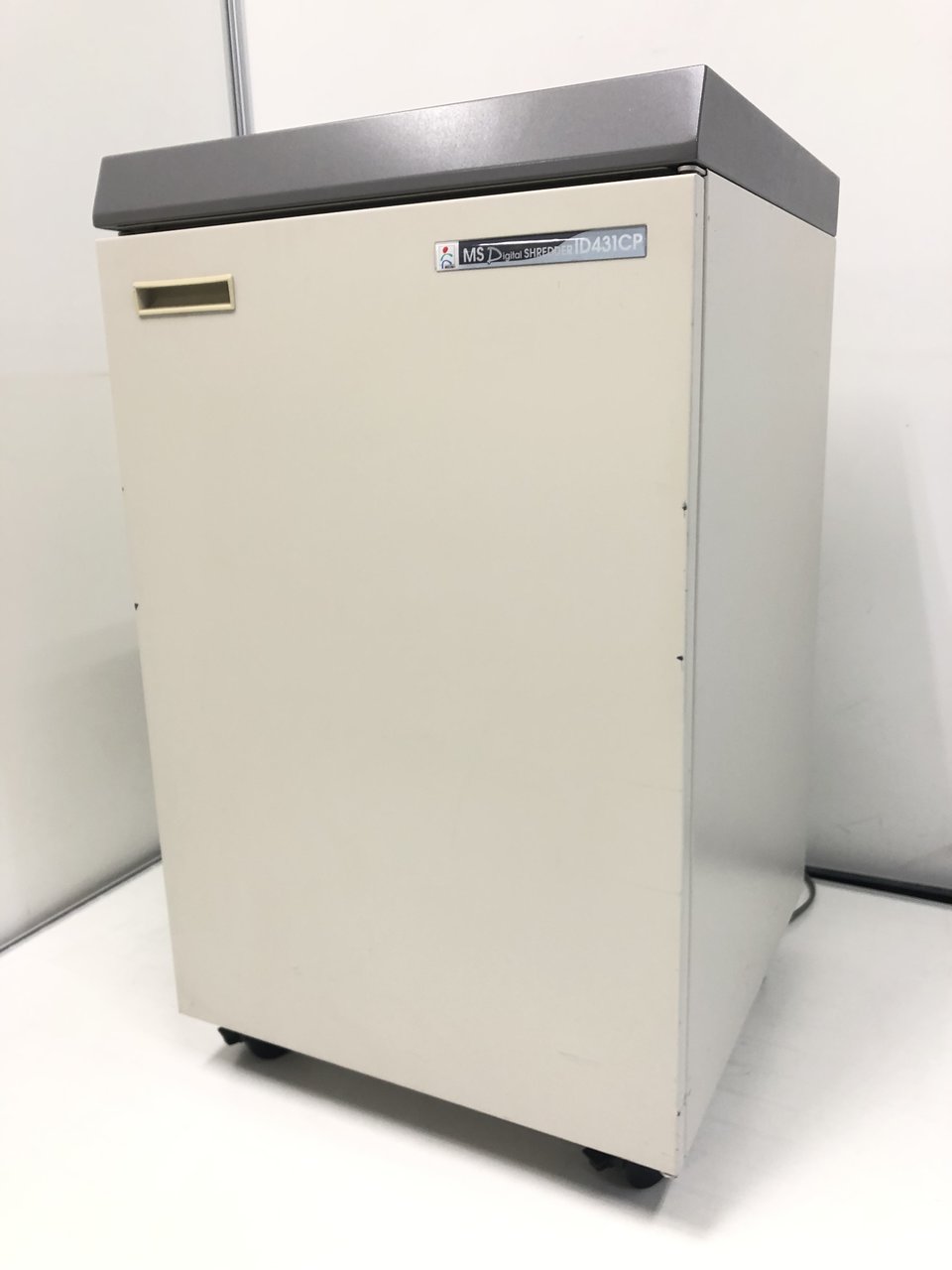 【個人情報など取り扱う方必見！】■スパイラルカット方式で情報漏洩を防ぎます！最大裁断枚数45枚のパワフルマシン！
                        IDシリーズ 
                                    中古
            