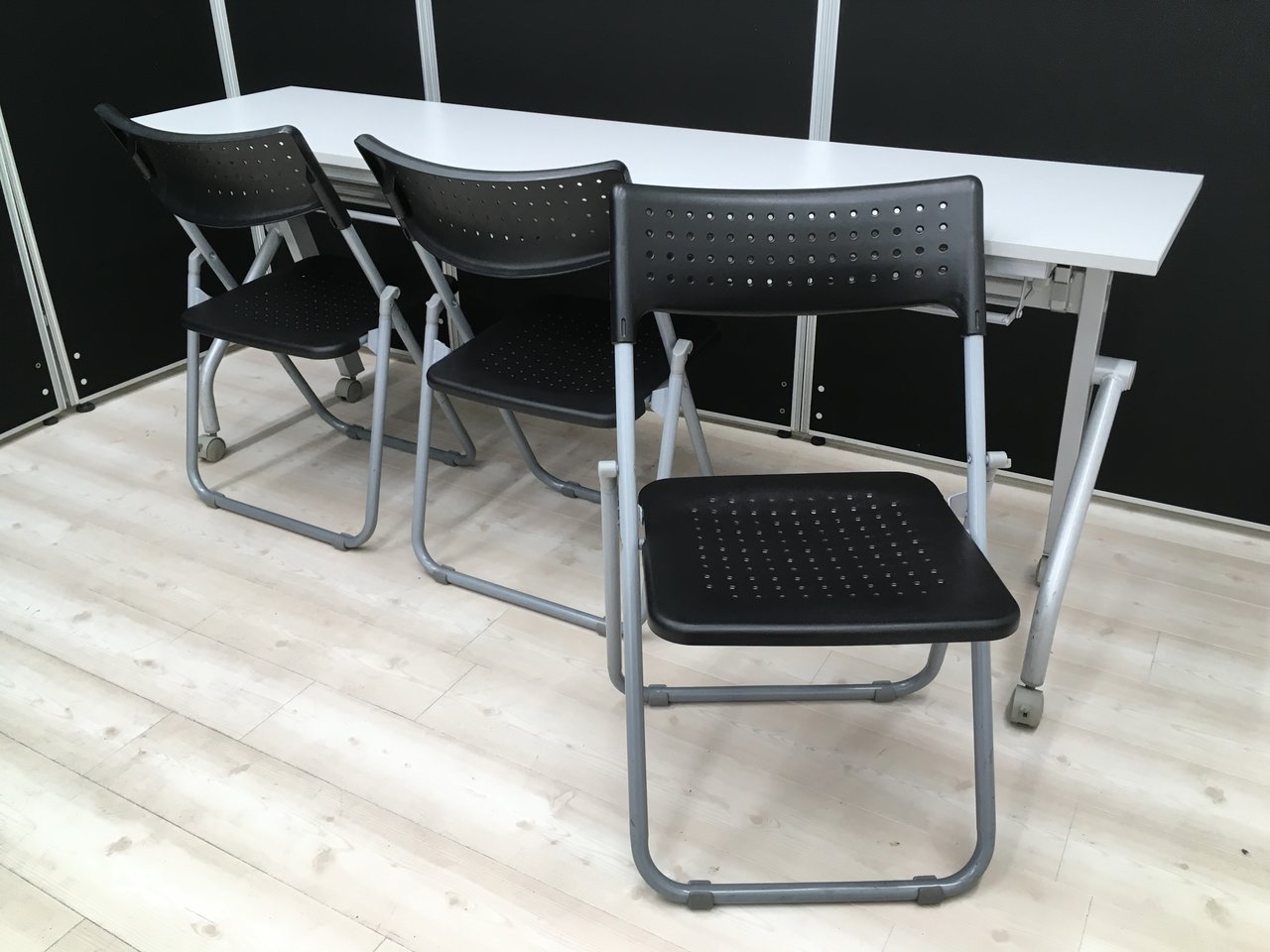 【お安く】3名分の会議セットが揃う！コンパクトにしまえます！【RP】
                        その他シリーズ
                                    中古
            