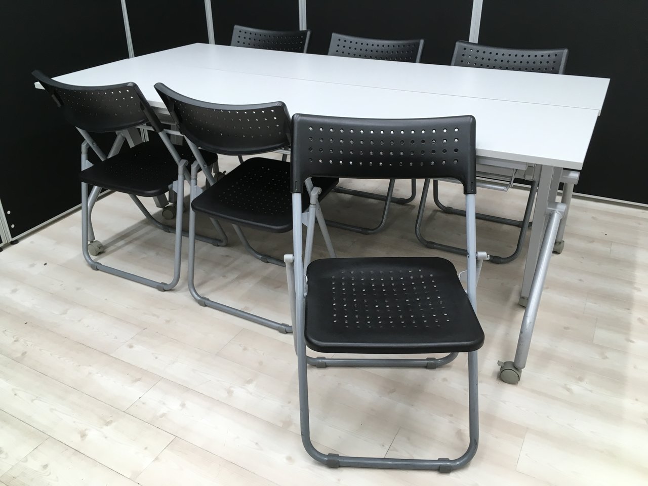 【お安く】6名分の会議セットが揃う！コンパクトにしまえます！【RP】
                        その他シリーズ
                                    中古
            