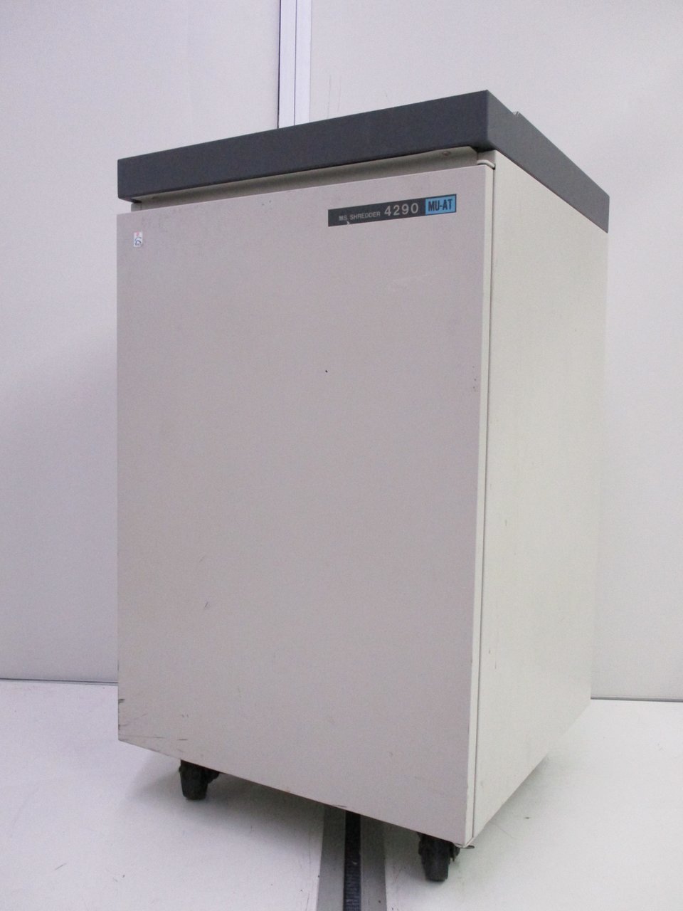 【KS】【情報を守るクロスカット！】事務所のセキュリティ強化におすすめのシュレッダー！
                        MSシリーズ 
                                    中古
            