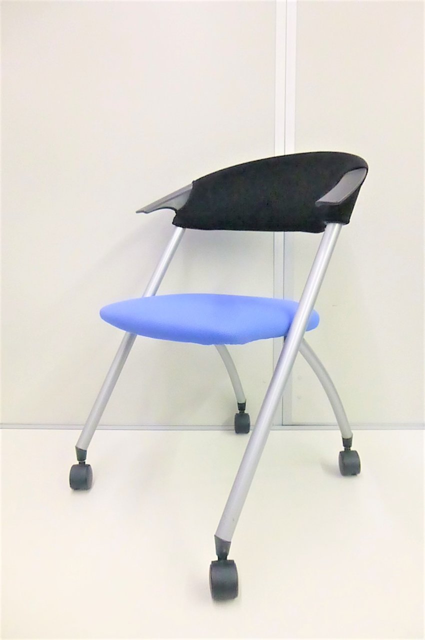 【KS】【水平に重ねられるタイプ】スタック可能！整理整頓できるネスティングチェア！爽やかブルー！
                        CK-280シリーズ 
                                    中古
            