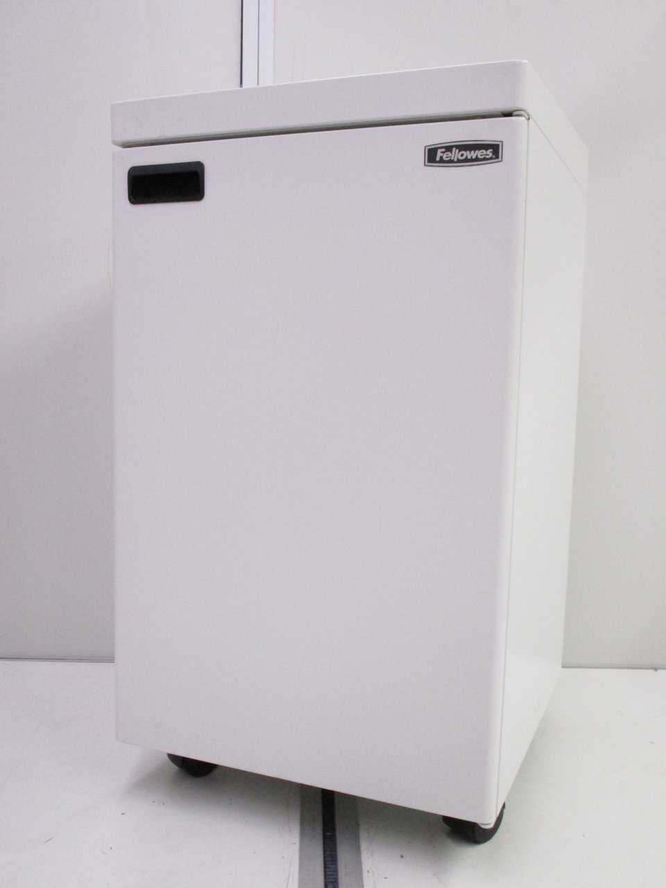 フェローズ Fellowes オフィスシュレッダー J-4310C 業務用 楽天市場】Fellowes オフィスシュレッダー J-4310C : てぃすわーく