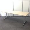 【レア商品】幅2100の大型テーブルが入りました。オフィスで人気のナチュラル天板で状態良好！6～8人用のミーティングテーブルでビッタリ！