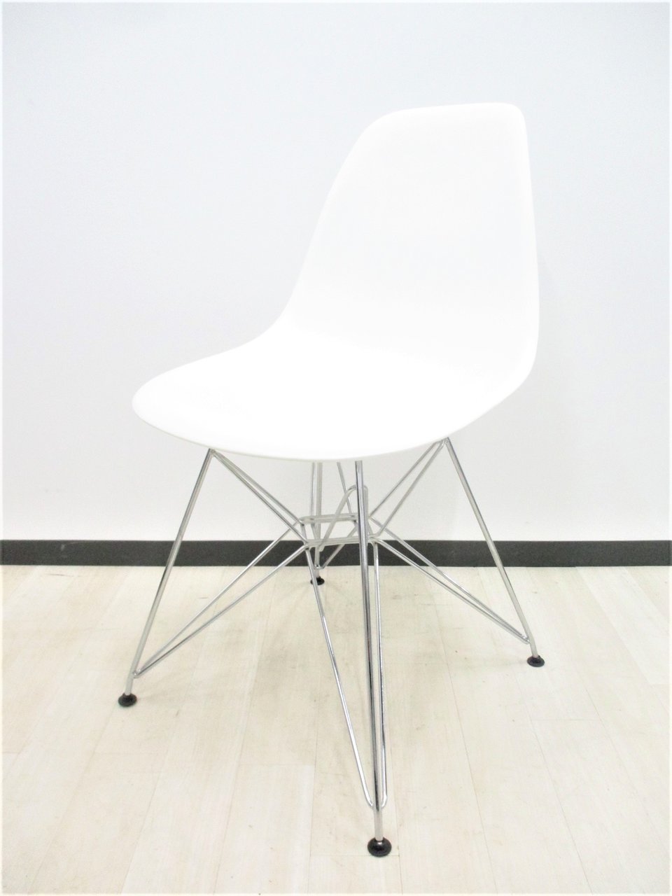 【8脚限定！】イームズ　シェルチェア　リプロダクト　ホワイト
                        シェルチェア
                                    中古
            