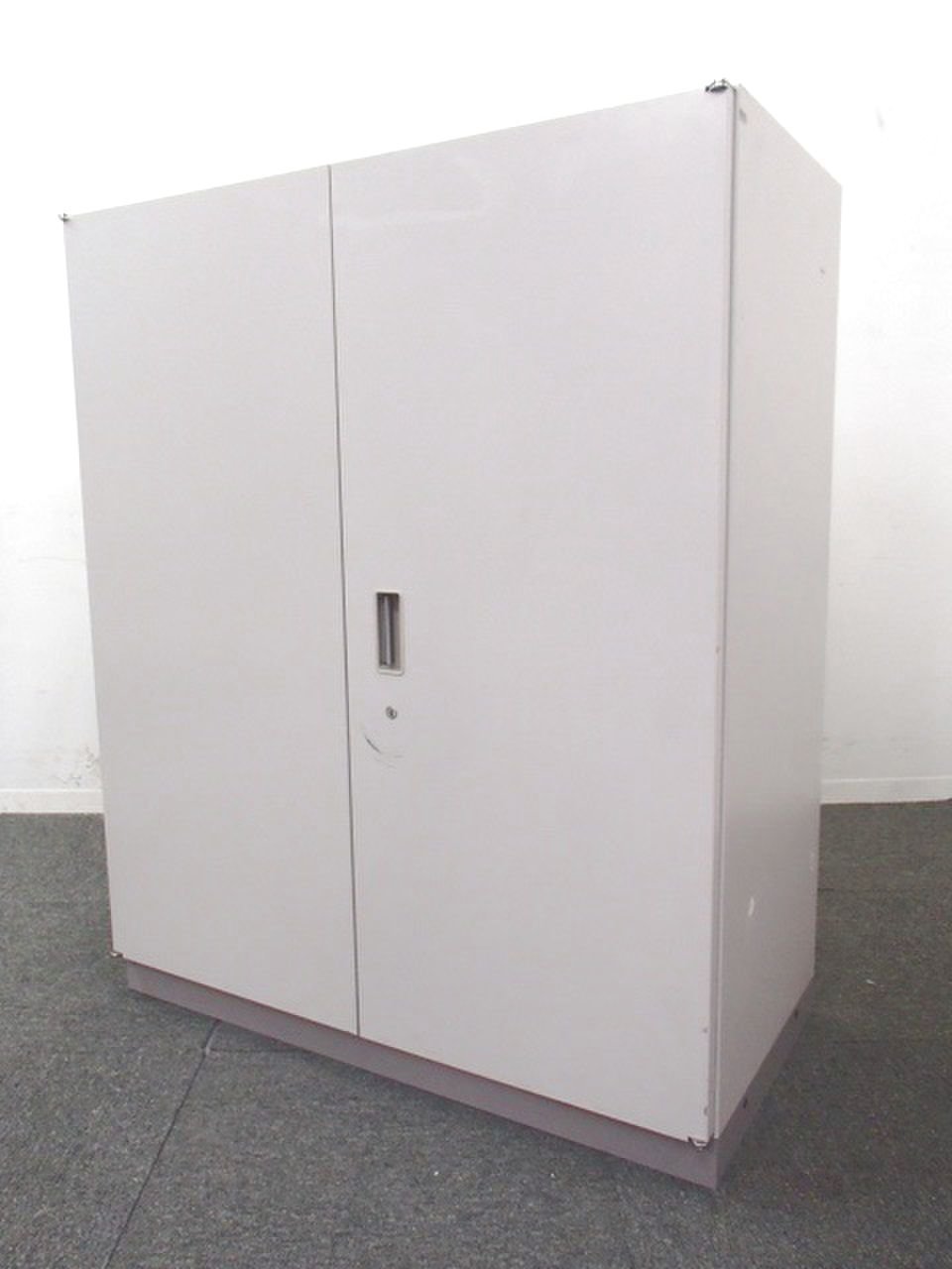 【定番商品！】両開き書庫｜定番シリーズで追加購入にもオススメです！
                        シンライン 
                                    中古
            