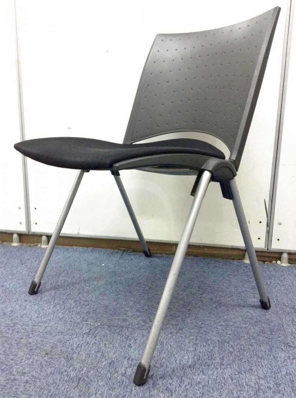 早い者勝ち！！【お得】【2脚限定】70％OFF　オシャレなスタッキングチェア【商品の入れ替えの為】
                        その他シリーズ
                                    中古
            