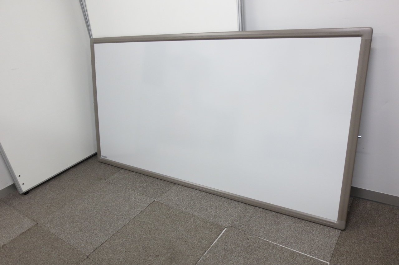 【緊急値下げ！￥6,980→￥5,980】【脚欠品のため特価】未使用壁掛けホワイトボードです。【ボードマーカー・イレーザー付き】
                        その他シリーズ
                                    新古品
            