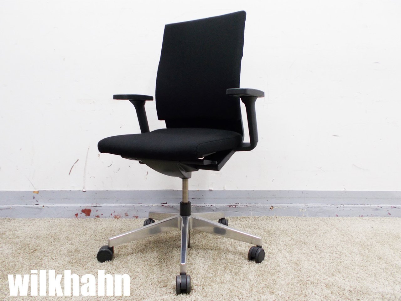 wilkhahn/ウィルクハーン ネオス キャスターチェア 黒 ハイバック 新品定価13万
                        その他シリーズ
                                    中古
            