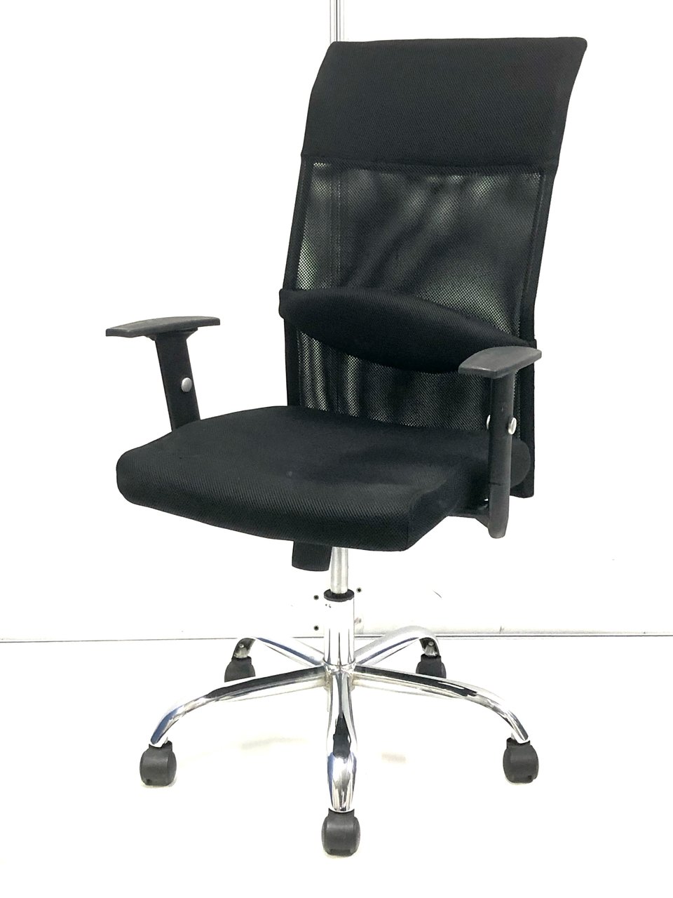 【肘付きメッシュで夏を快適に！】【コスト重視】ハイバックでゆったり座れるチェア！
                        その他シリーズ
                                    中古
            