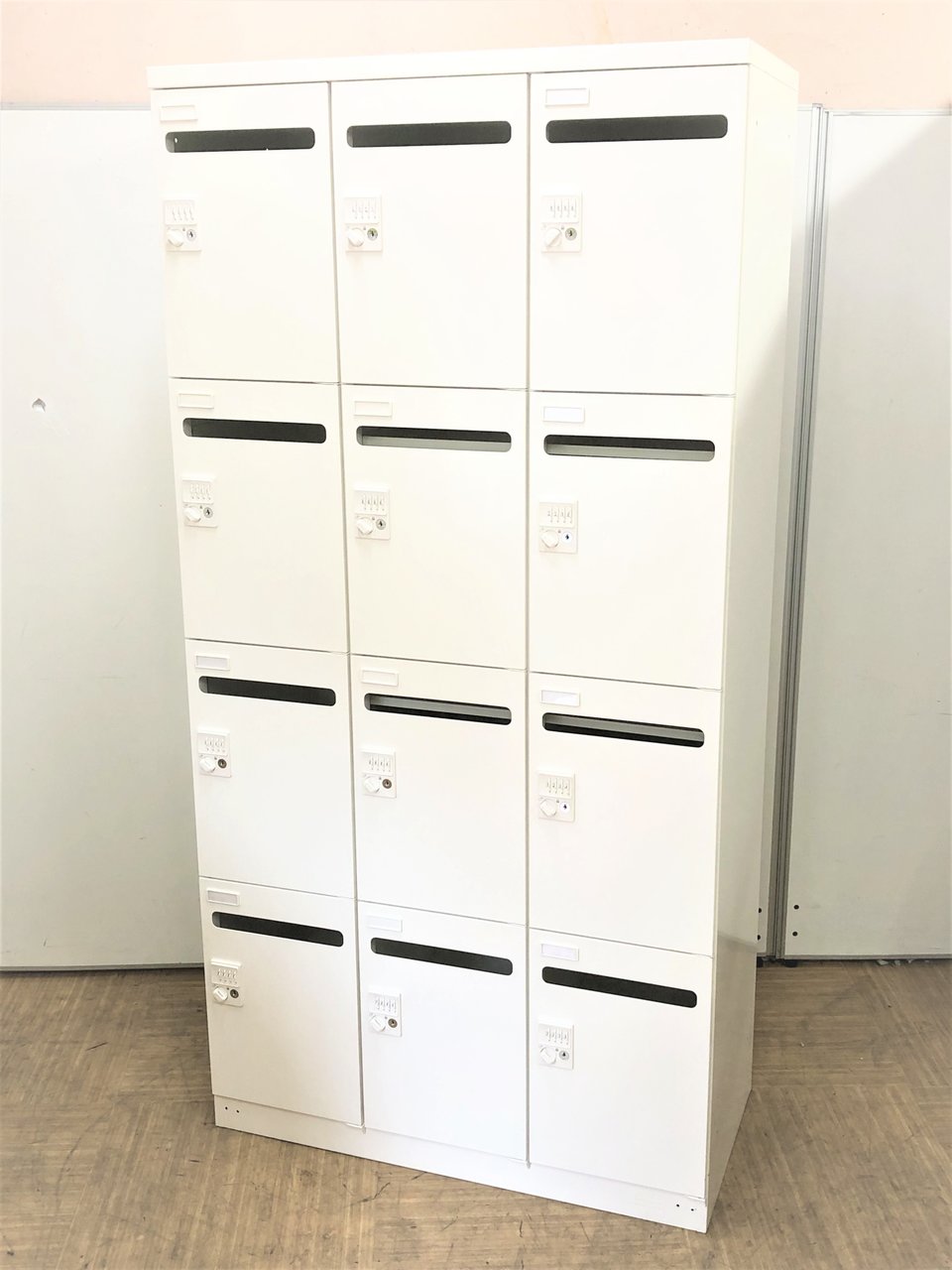 【ロック解除キーは作成不可】オカムラ製　メールロッカー入荷！
                        その他シリーズ
                                    中古
            