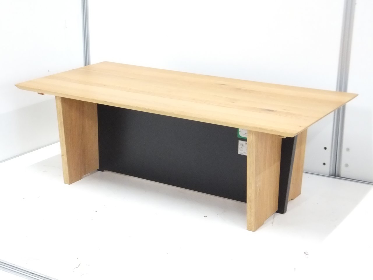 応接用ソファのお供に！希少なローテーブル！座敷用のテーブルとしてもおススメ！
                        その他シリーズ
                                    中古
            