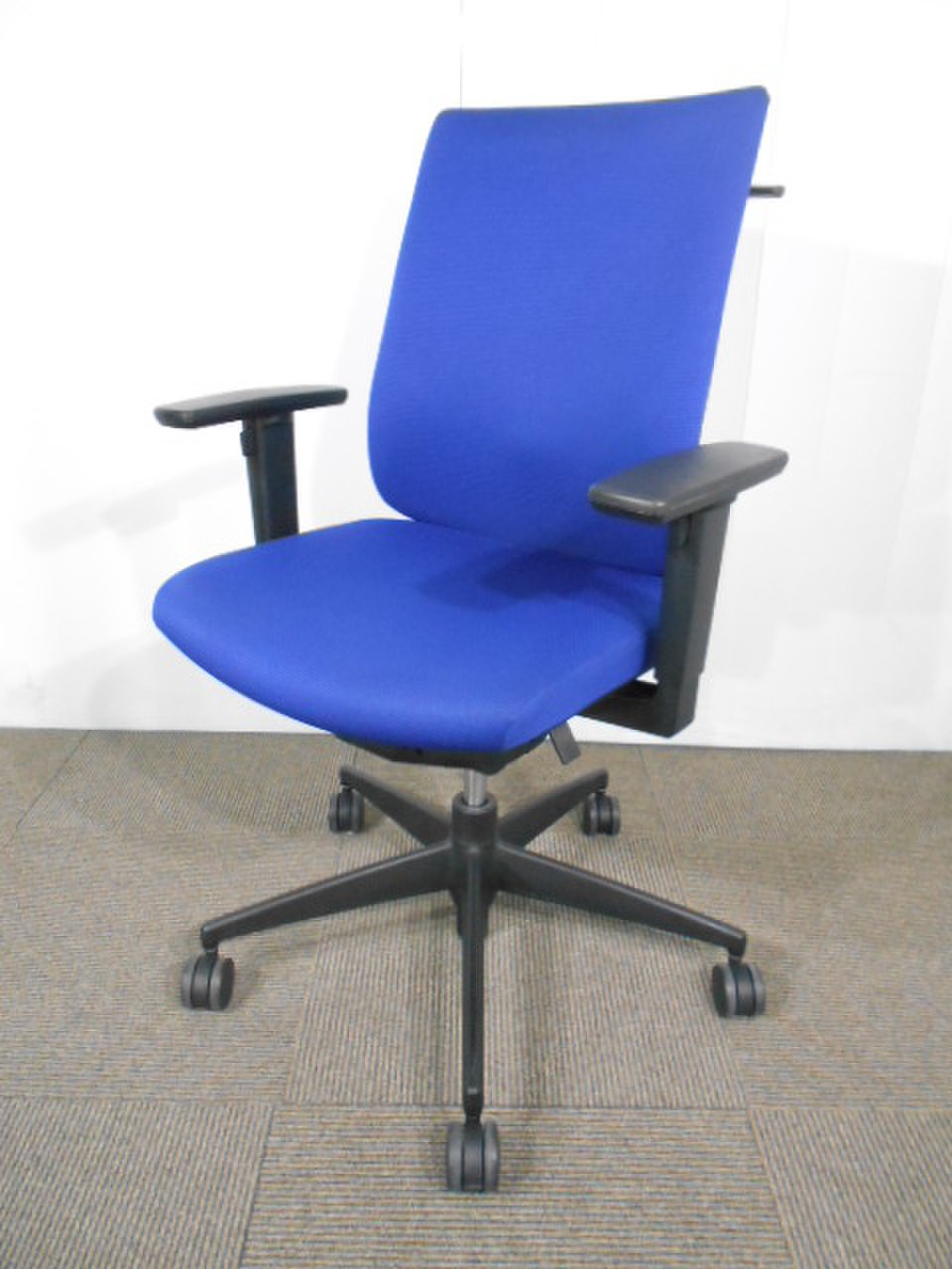 【座り心地最高！】デュアルモーションメカニズム【関西倉庫在庫】
                        ウィザード 
                                    中古
            