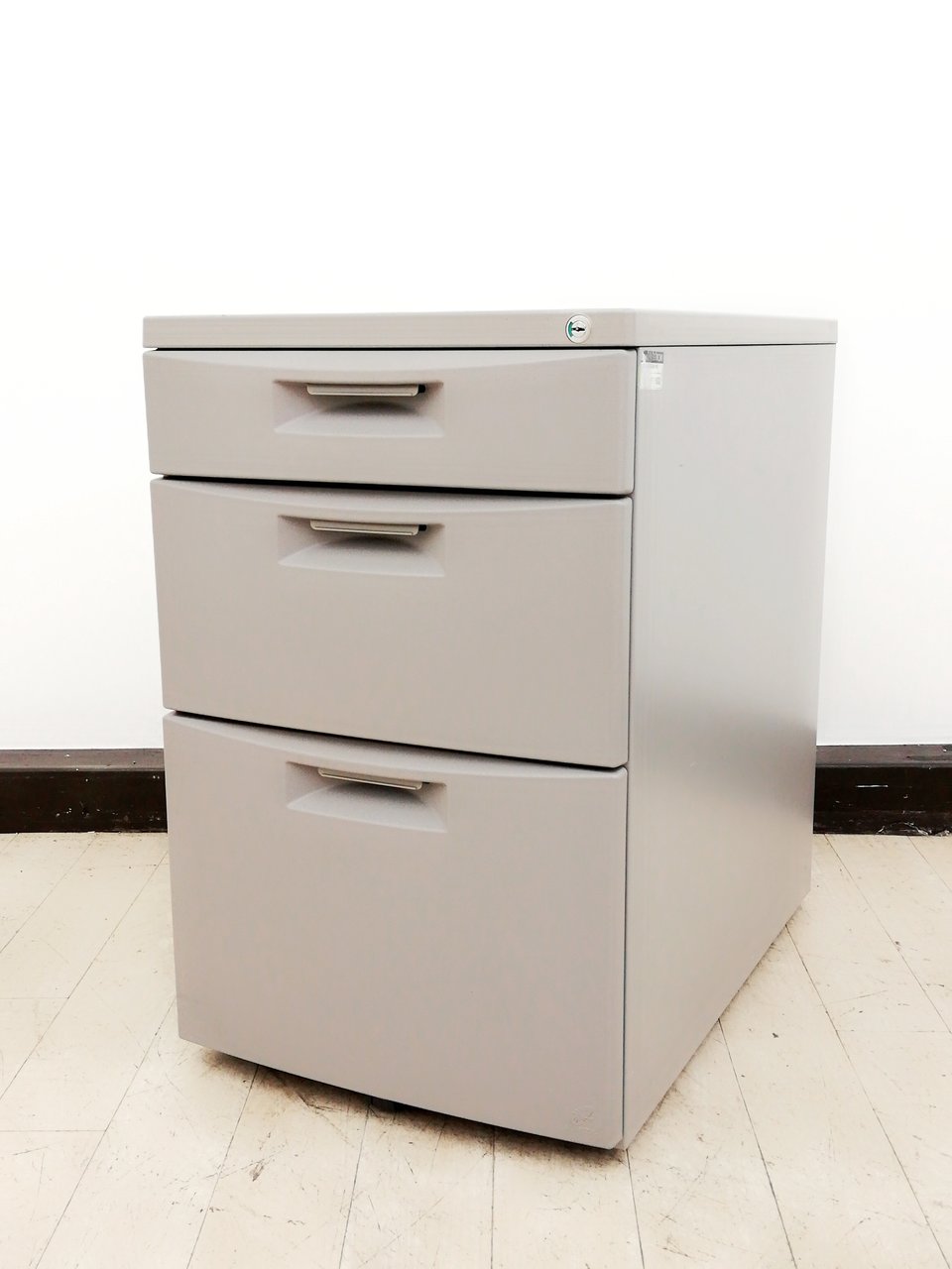 【導入実績多数】ヨゴレが目立ちにくいカラーリング◆コストパフォーマンス高い【イトーキ製CZ】
                        CZ 
                                    中古
            