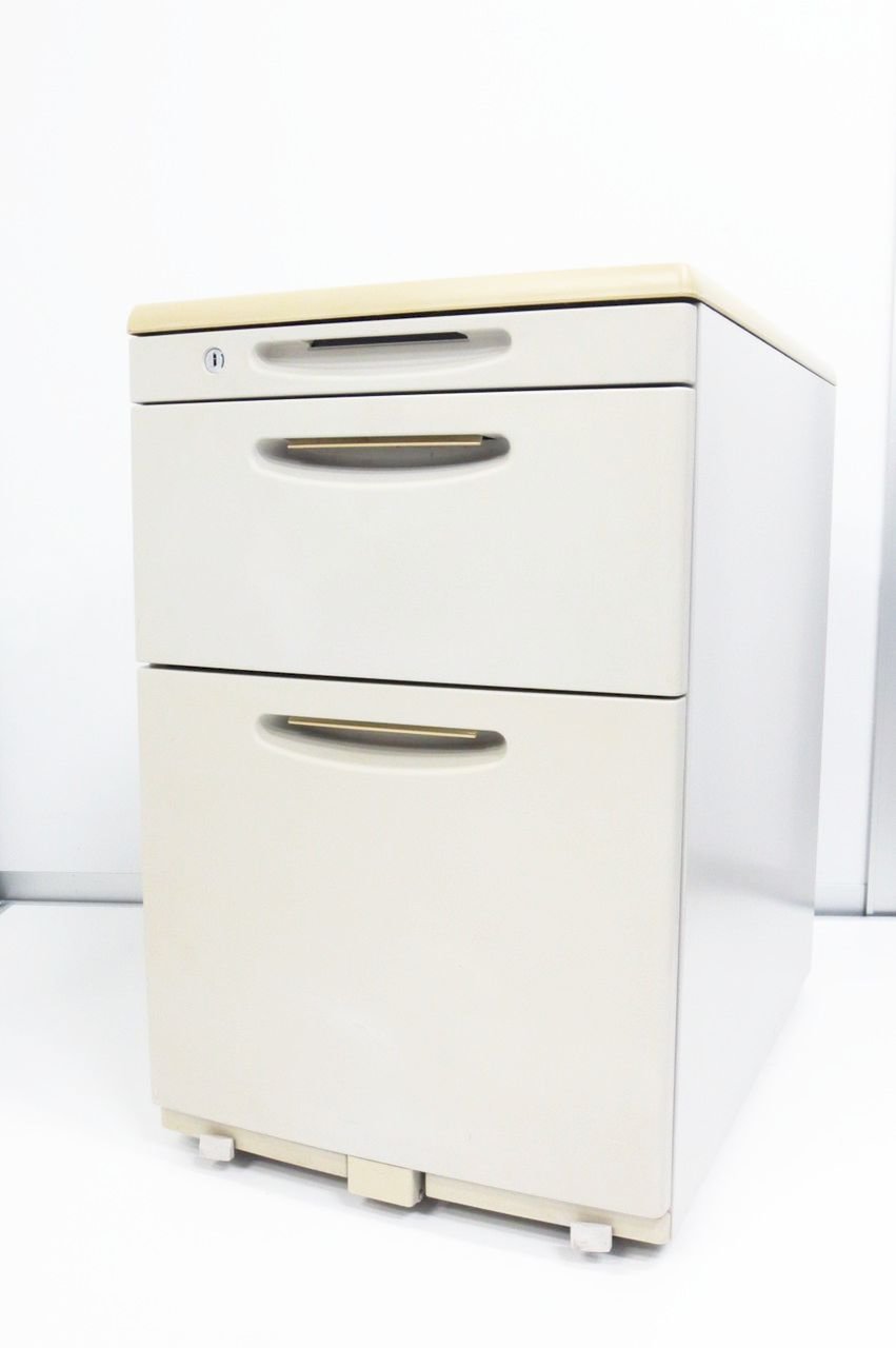 日焼けのため特価！便利な収納です
                        SD
                                    中古
            