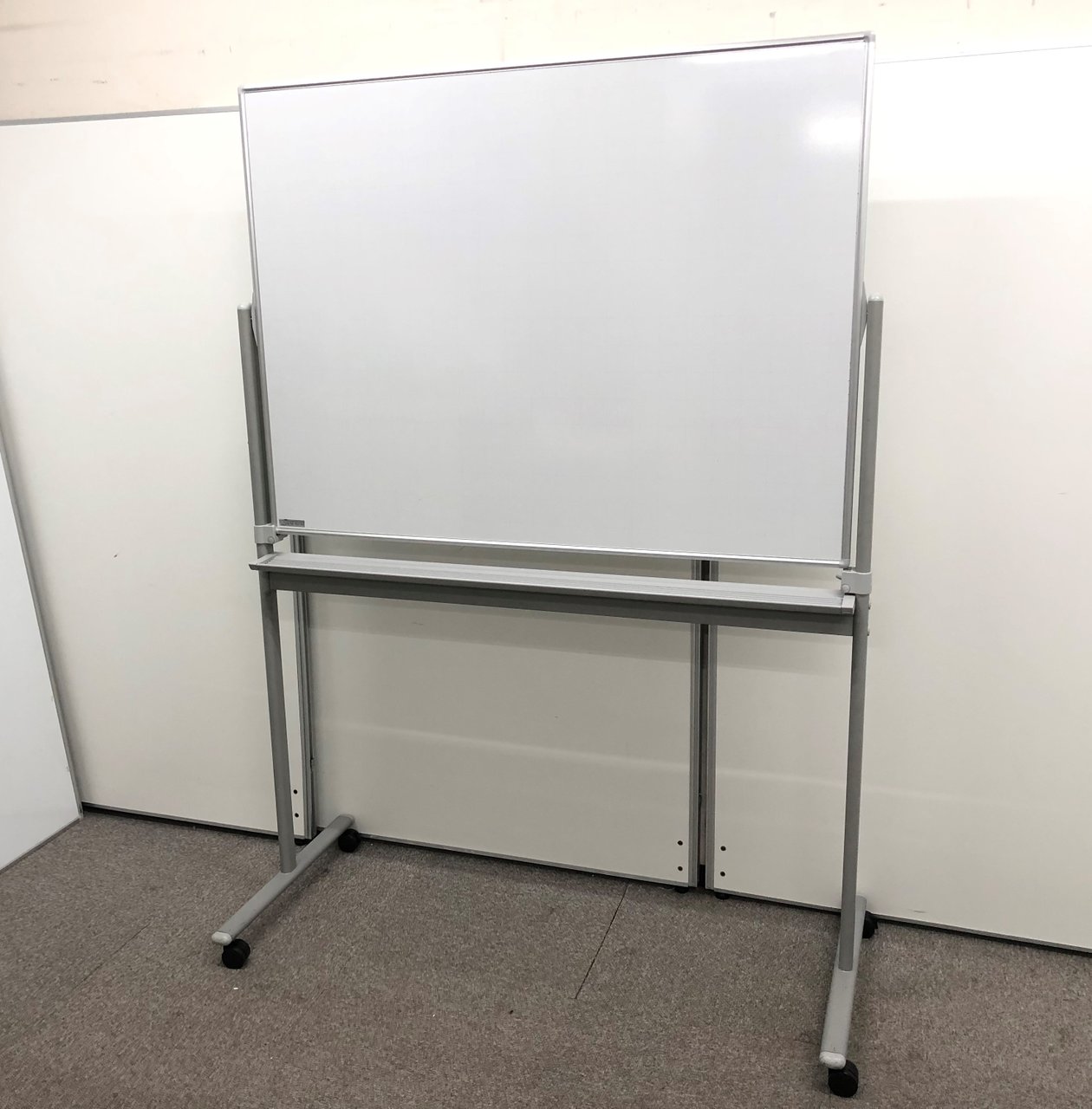 【希少！】【キャスター付きホワイトボード！】オカムラ
                        その他シリーズ
                                    中古
            