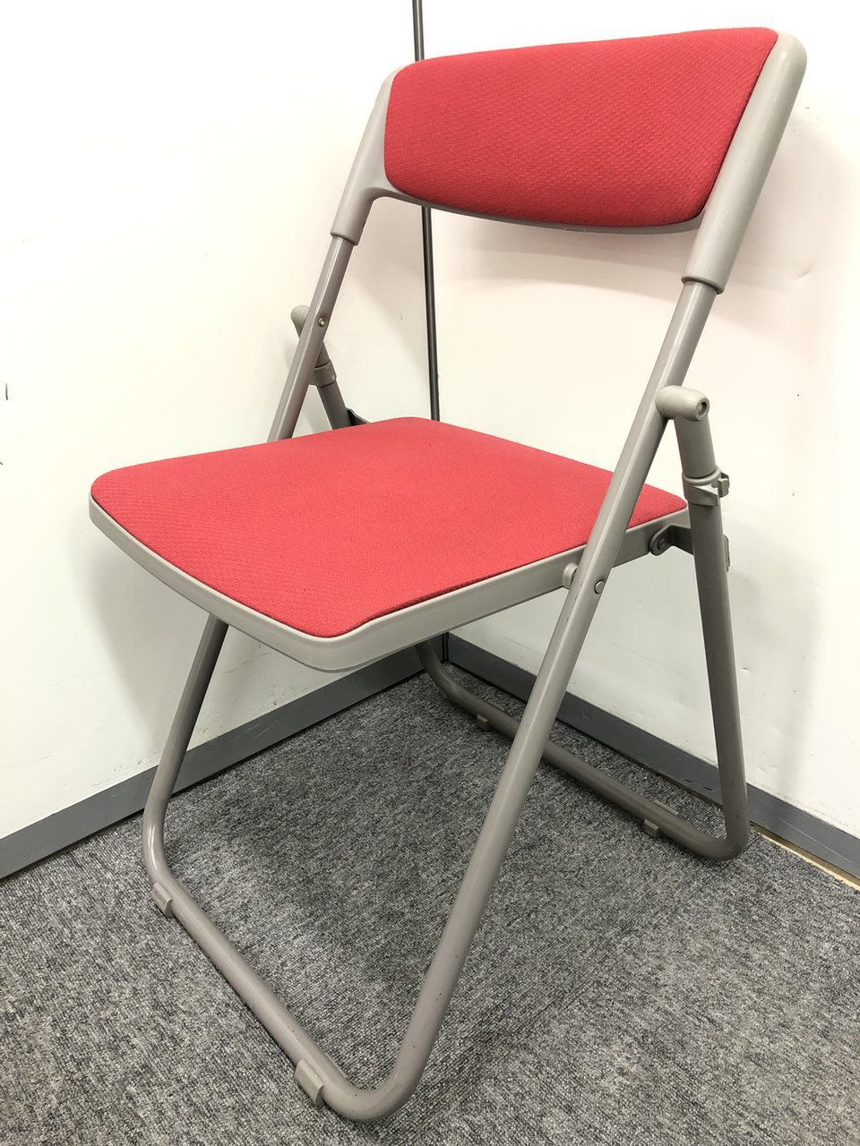 【折り畳み】ご好評につき、なんば店に再度折り畳み椅子が入荷いたしました！
                        その他シリーズ
                                    中古
            