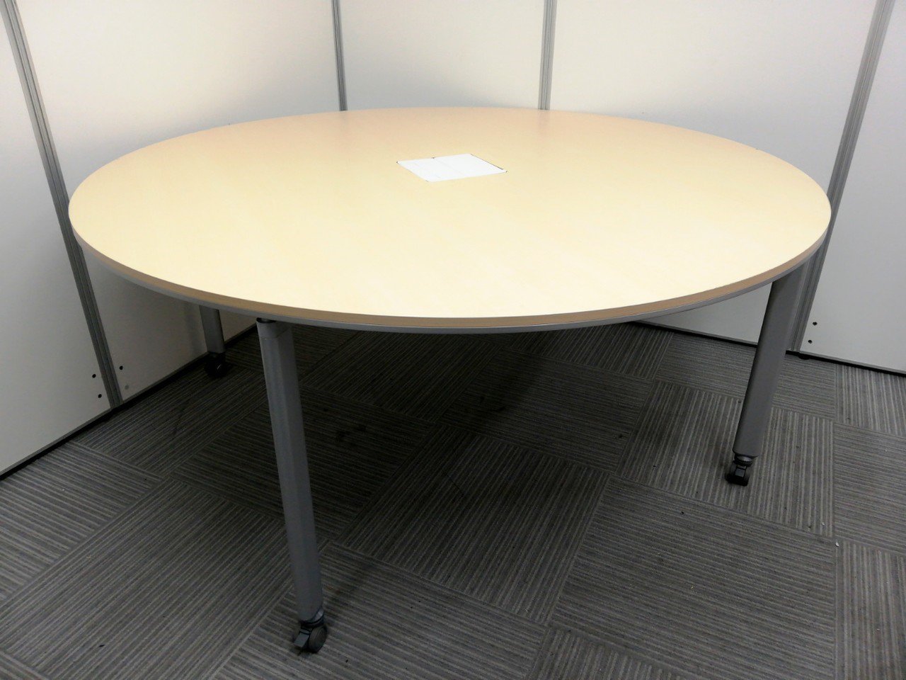 【みんなで囲って気軽にディスカッション！】コクヨ製のワークソート！流行りのオフィス向け！社内コミュニケーションを円滑に！
                        その他シリーズ
                                    中古
            