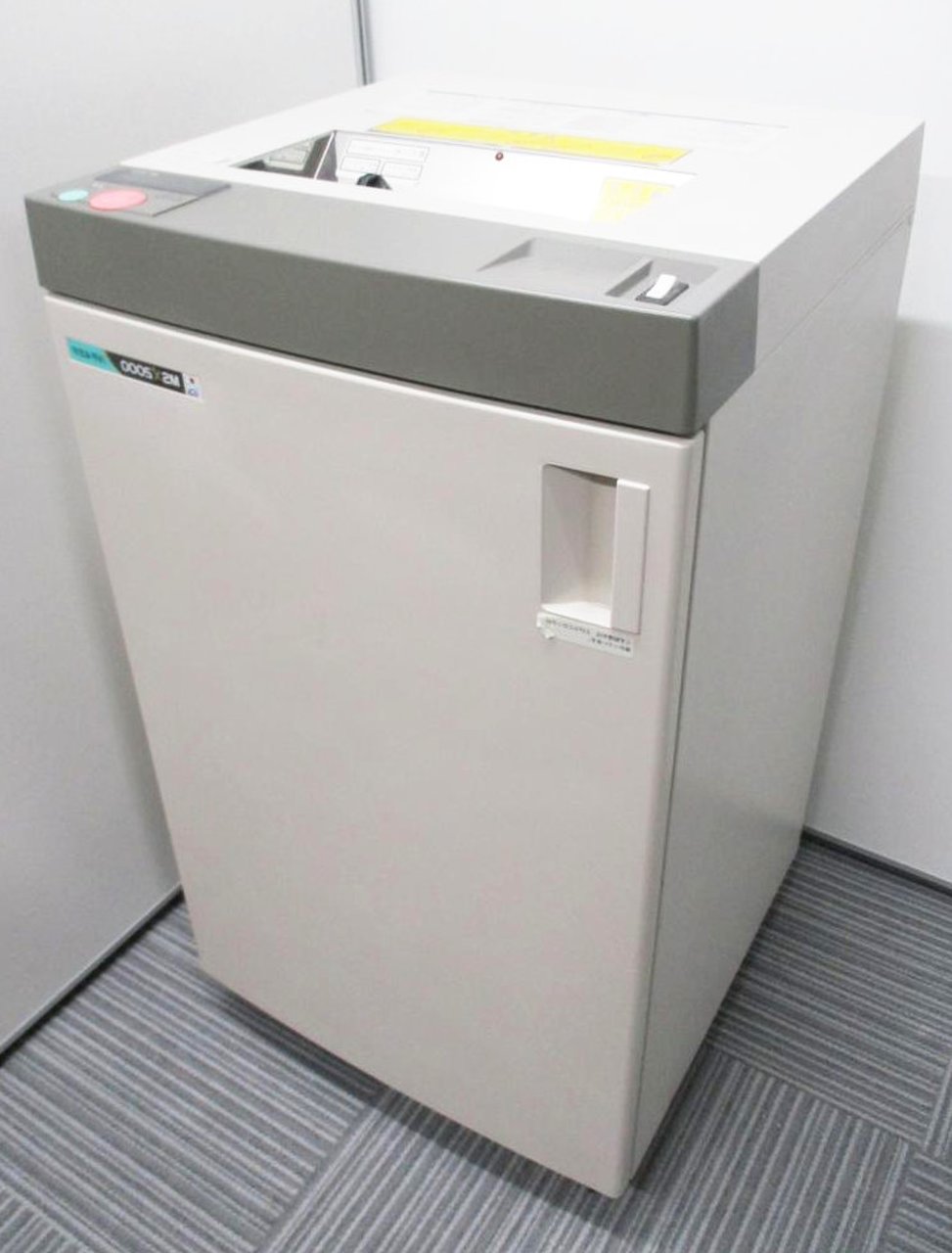 紙を細かく裁断！スパイラルカットで情報漏洩を防ぎます。ゴミ箱も大きく人気の一品！
                        MSシリーズ 
                                    中古
            