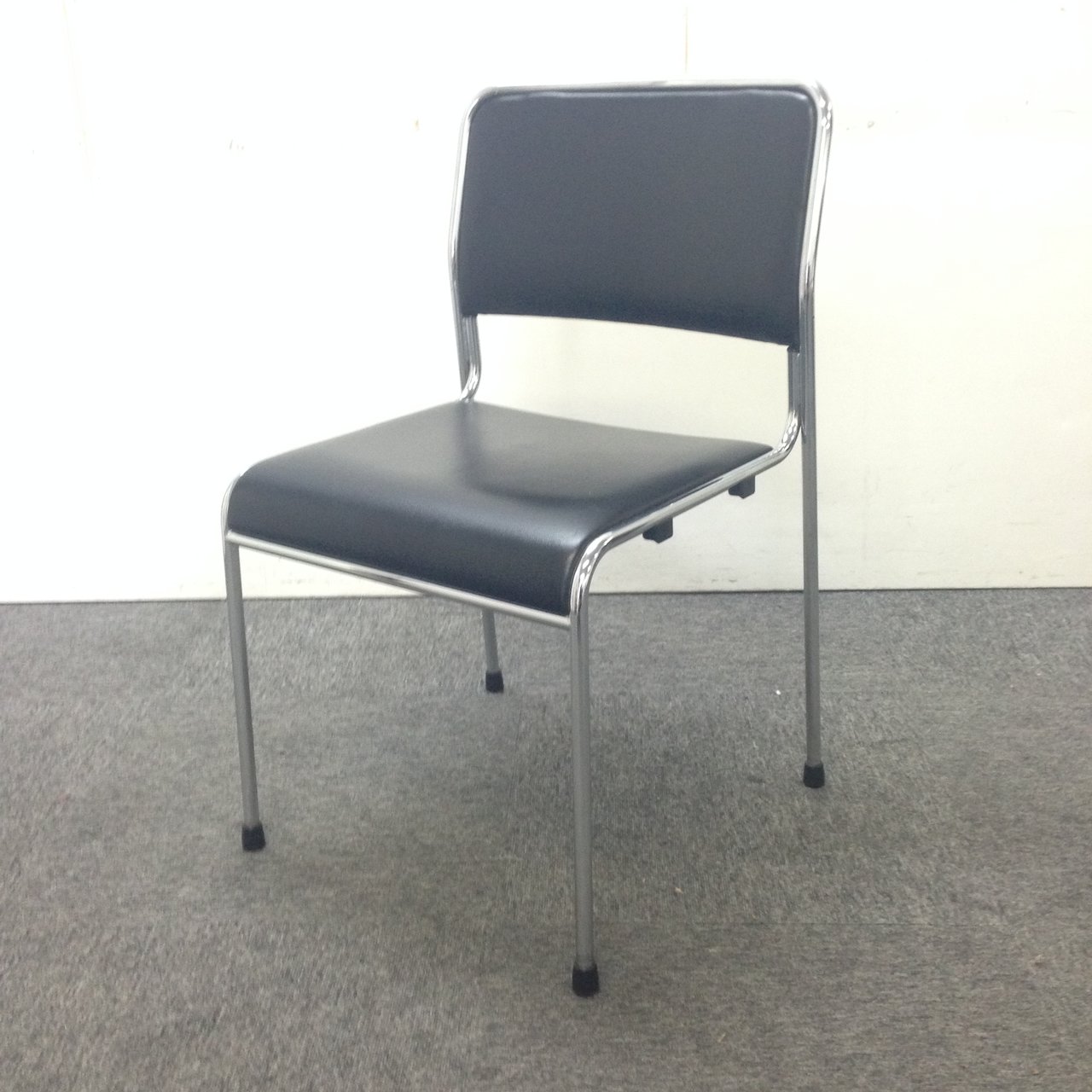 【大量入荷】コクヨ製のスタッキングチェアが大量入荷！まとめ買いもオススメ！
                        その他シリーズ
                                    中古
            