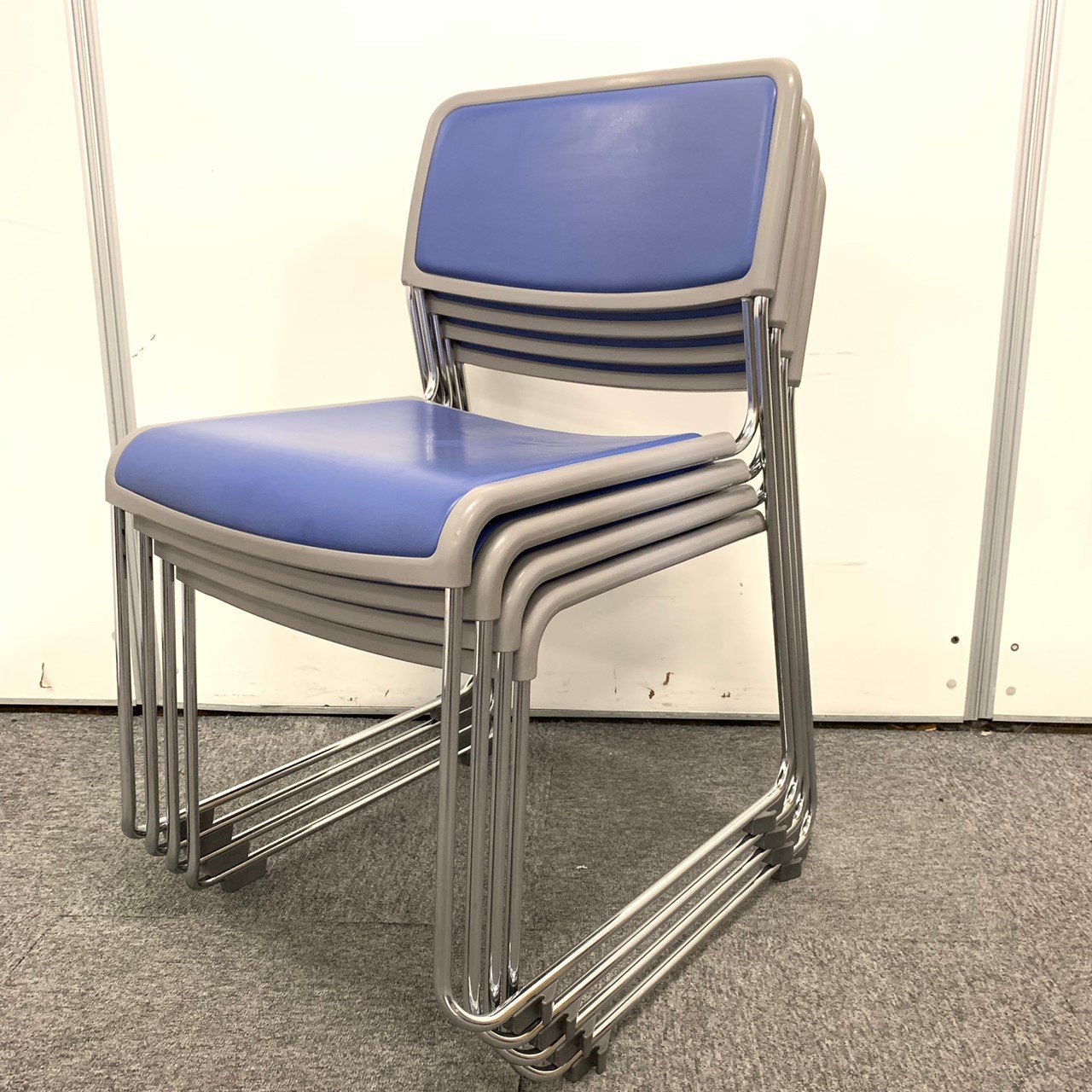 大変お買い得！これは購入するしかない！！コクヨ製｜スタッキングチェア【単品ではなくセット販売☆】
                        その他シリーズ
                                    中古
            