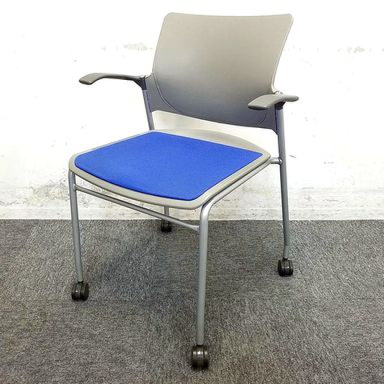 【在庫入れ替え品】【オカムラの現行スタッキングチェア】オカムラ製｜フォルマシリーズ｜人気のスタッキングチェア入荷致しました！中古　オフィスチェア　スタックチェア
                        フォルマ 
                                    中古
            