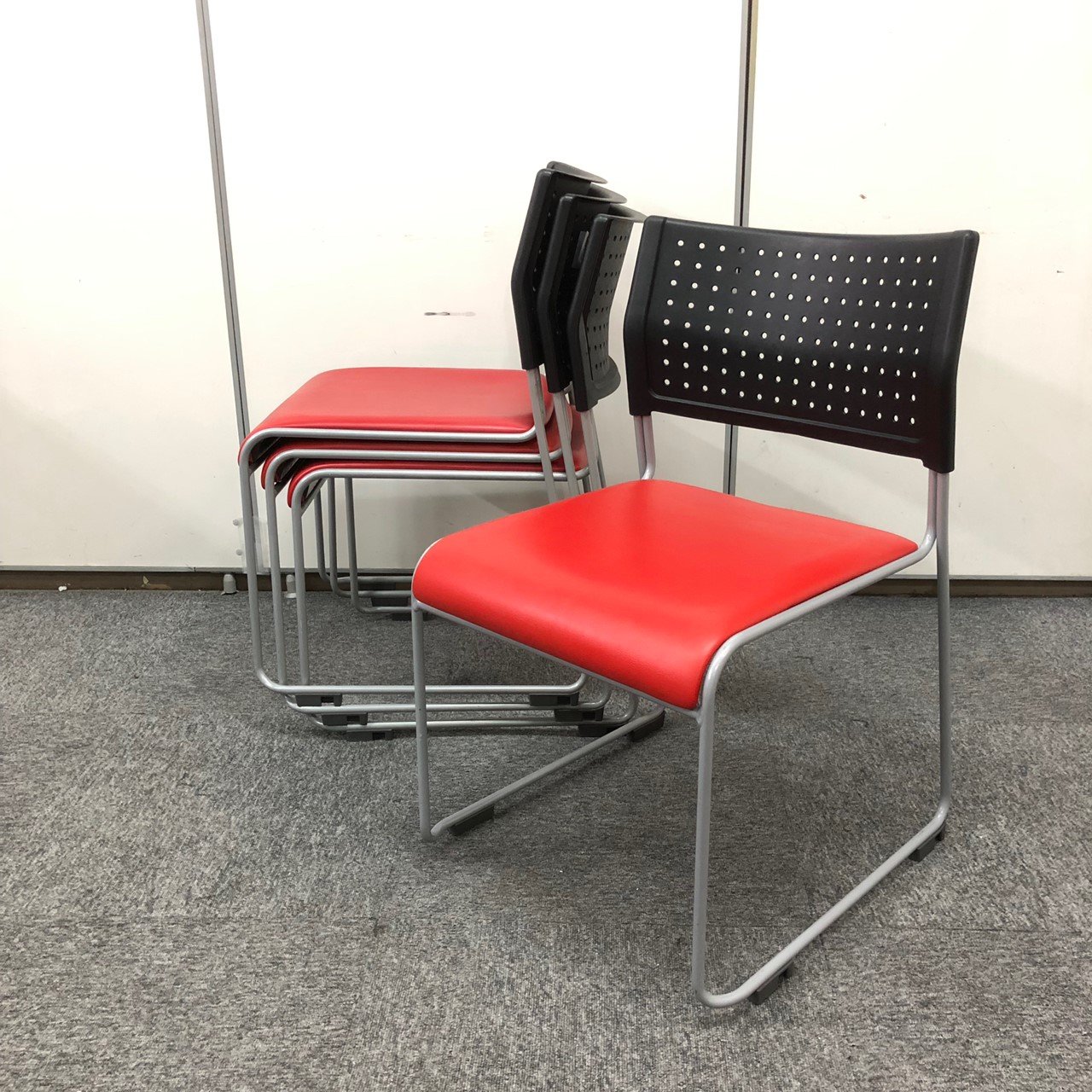 【5セット限りセット価格！！　収納に最適！！】【レッド×ブラック！】会議室・イベント・ミーティング等に是非！！
                        ﾗｲﾀｽ
                                    中古
            