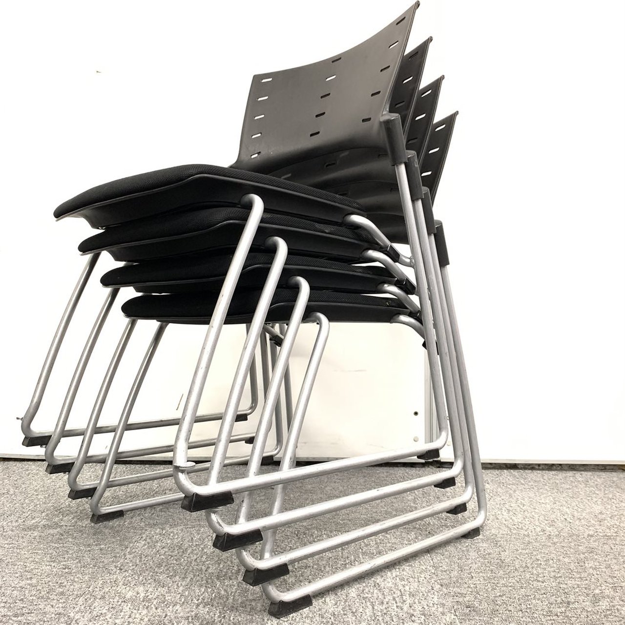 【大人気マノスチェア！】【お買い得４脚セット！】【限定１台！】今がチャンスです！

                        マノス 
                                    中古
            