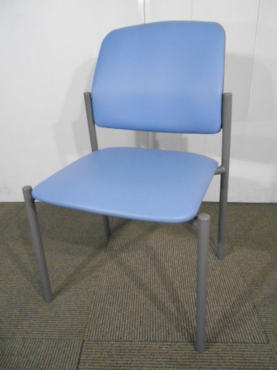 【7脚入荷】スタッキングチェア｜イトーキ(itoki)｜ビニールレザー製｜汚れもサッと拭き取れます！【関西倉庫在庫】
                        その他シリーズ
                                    中古
            