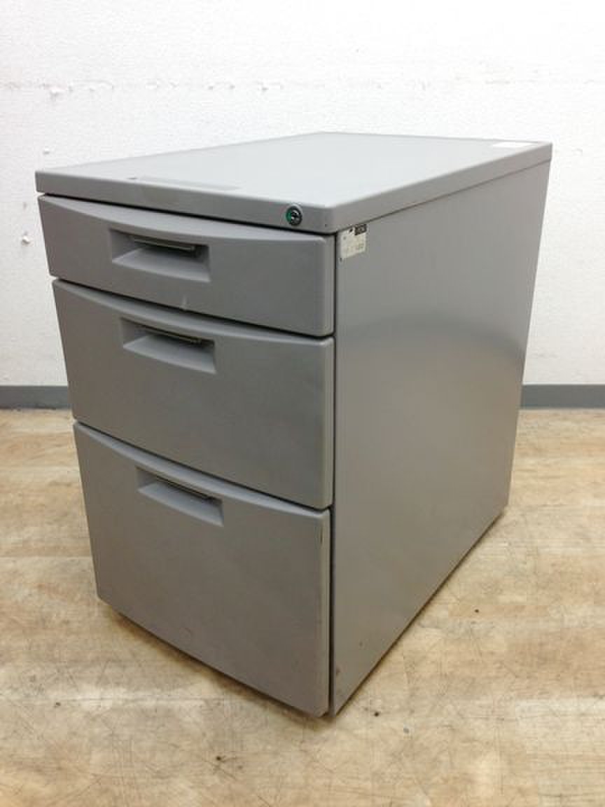 【複数台購入で配送費無料！】【定番シリーズ】イトーキ製　CZシリーズ　収納でデスクをスッキリ！
                        CZ
                                    中古
            