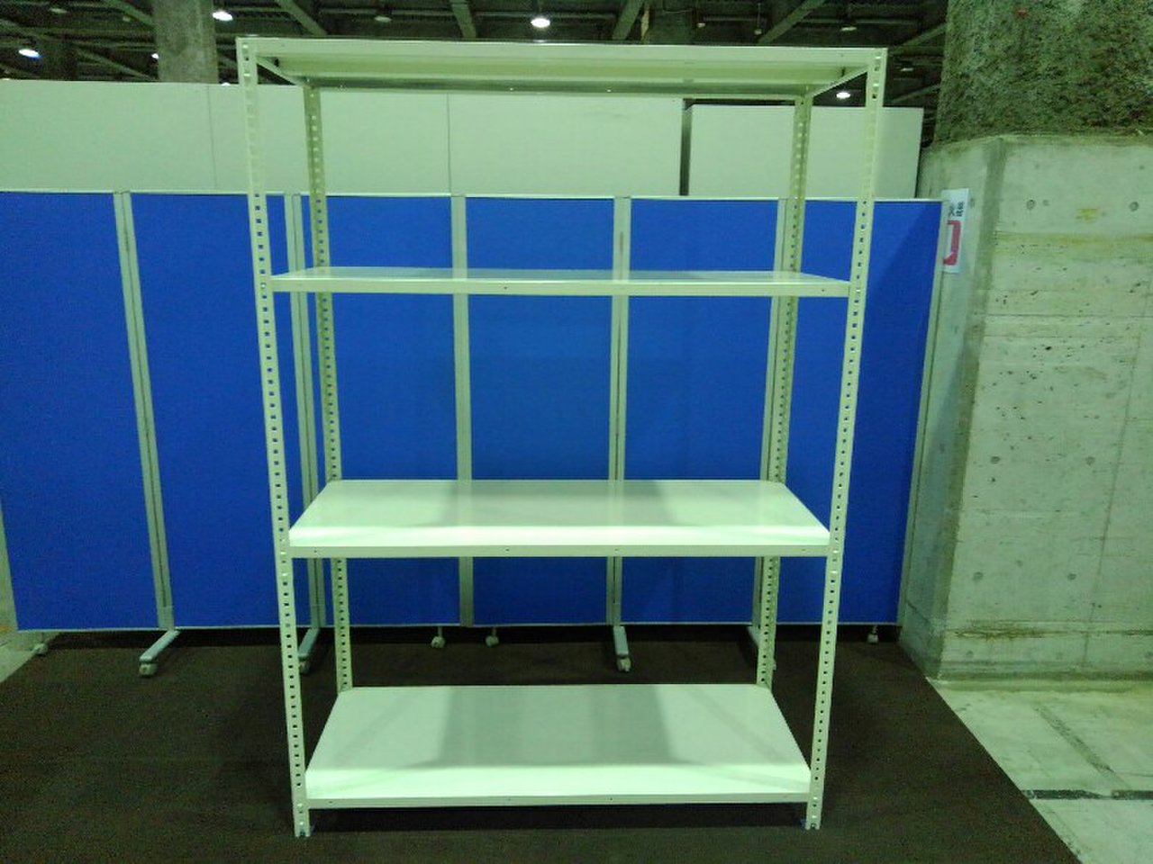 【移転の関係で、11月内～12月8日頃までの出荷が出来ません。また、12月1日～12月5日頃までの対応が遅れますので、ご了承下さい。】久しぶりにオカムラのW1500の中古ラックが入荷しました！　天地4段　耐荷重：段/150kg　ボルトレスなので組立も簡単！
※マテハン本舗の中古商品は、千葉県柏市に在庫がございます
                        不明
                                    中古
            