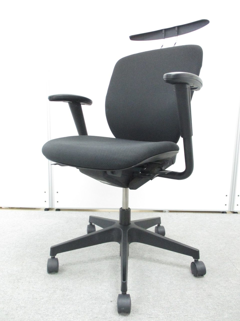 どんなオフィスにもマッチするイトーキ製チェア
                        プラオ 
                                    中古
            