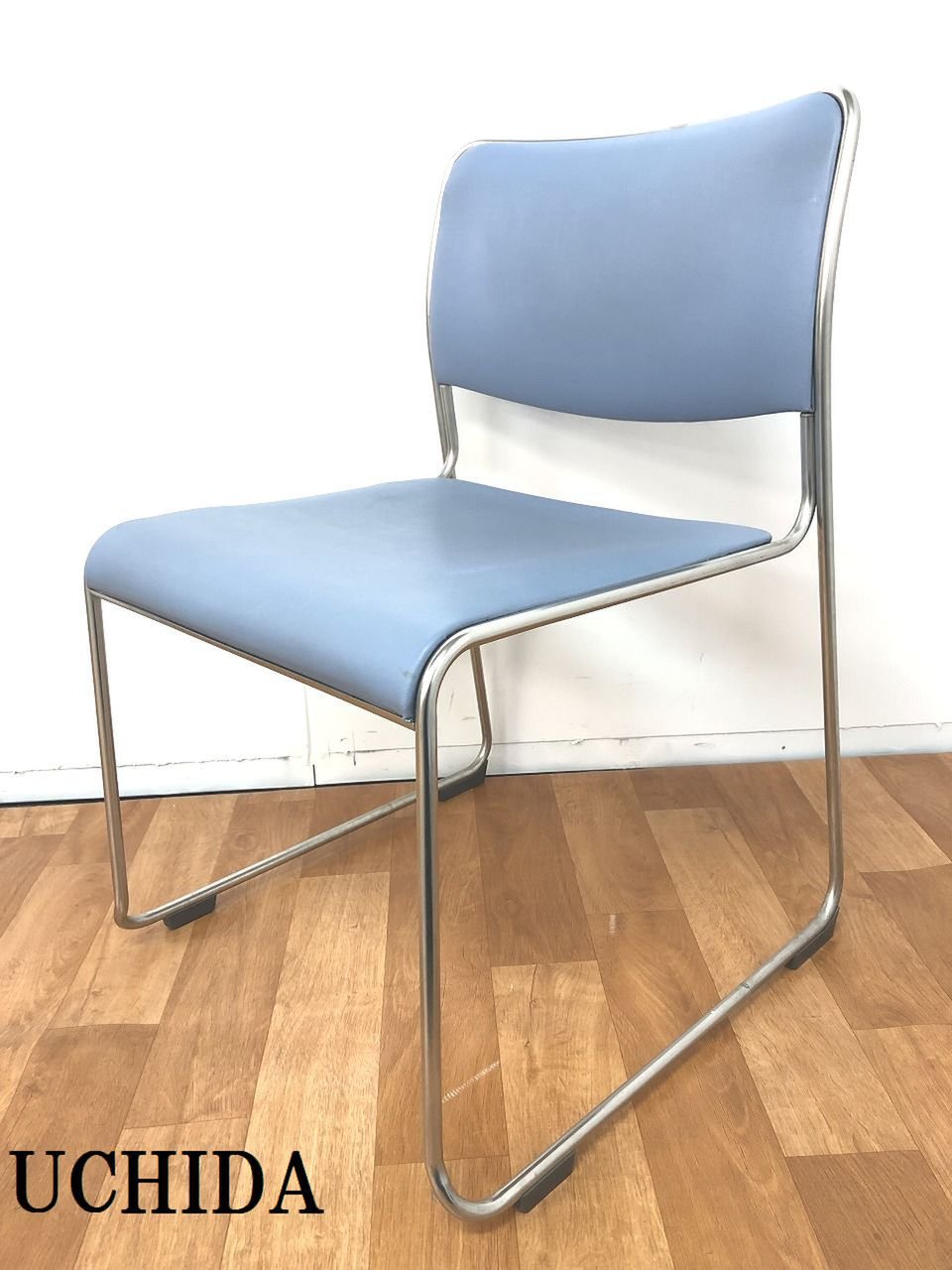 【シンプルなデザインと軽量で重ねて収納しやすいスタッキングチェアです！！】
                        その他シリーズ
                                    中古
            