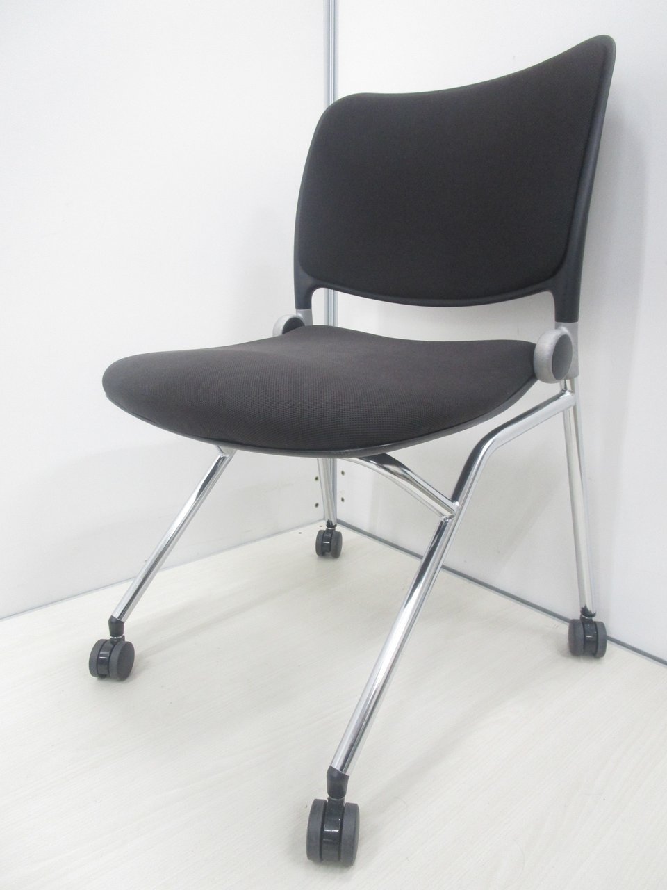 【シックなカラーリングで大人気！】ウチダ/ブルーメ【前後に重ねて省スペース化】
                        ブルーメ 
                                    中古
            