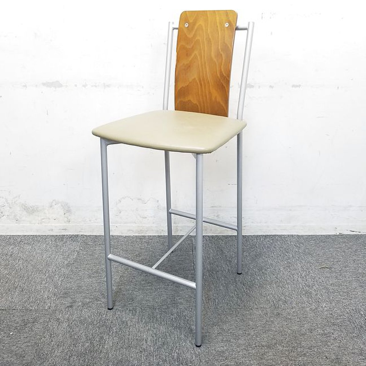 【限定１脚】オリバー製｜オシャレなハイチェアが入荷致しました☆　中古　ハイチェア　リサイクル
                        その他シリーズ
                                    中古
            