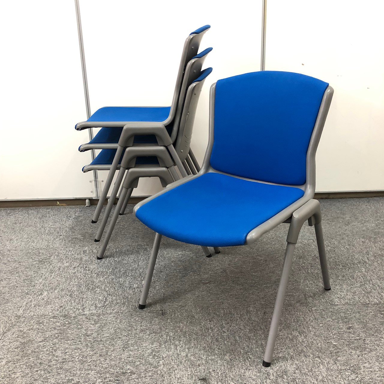 【価格重視のお客様オススメ】4脚セット価格　安定のブルー色
                        その他シリーズ
                                    中古
            