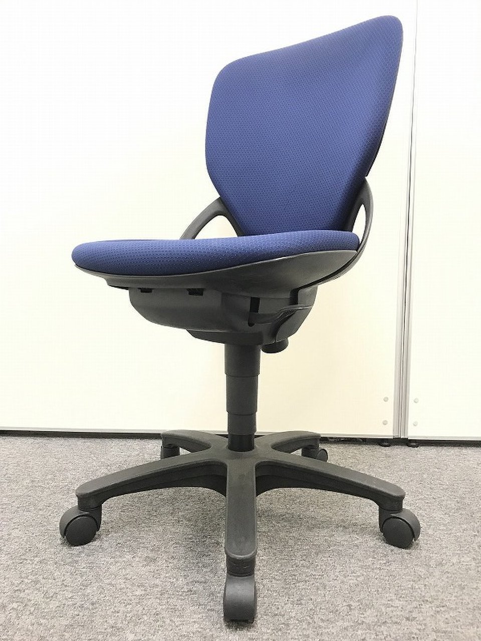 【3脚入荷】OAチェア肘無しハイバック｜イトーキ(itoki)製　プレーゴ｜独特の丸みが身体にしっかりフィット！
                        プレーゴ 
                                    中古
            