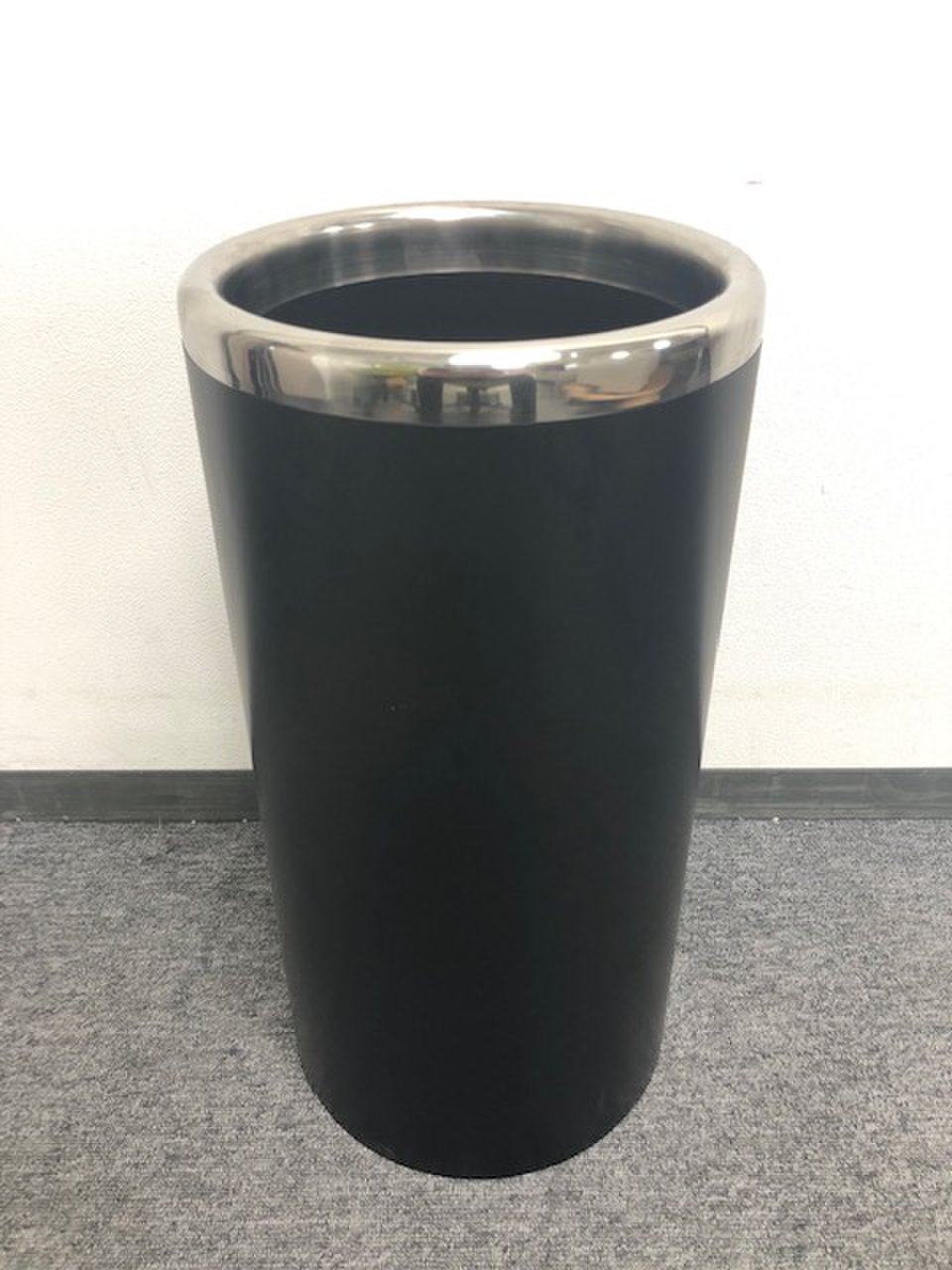 SOHOオフィスにお勧め｜傘立て｜コクヨの為品質◎
                        その他シリーズ
                                    中古
            