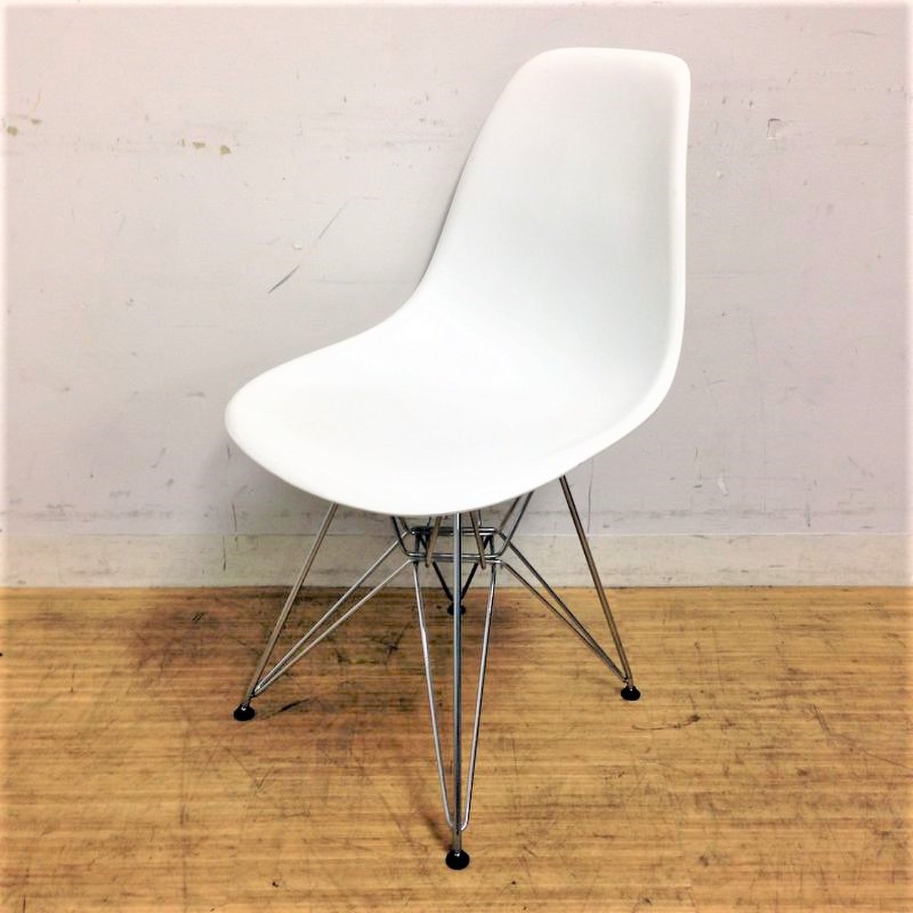 リプロダクト品　イームズ　サイドシェルチェア　普段使い・インテリア・撮影用などなど！
                        その他
                                    中古
            