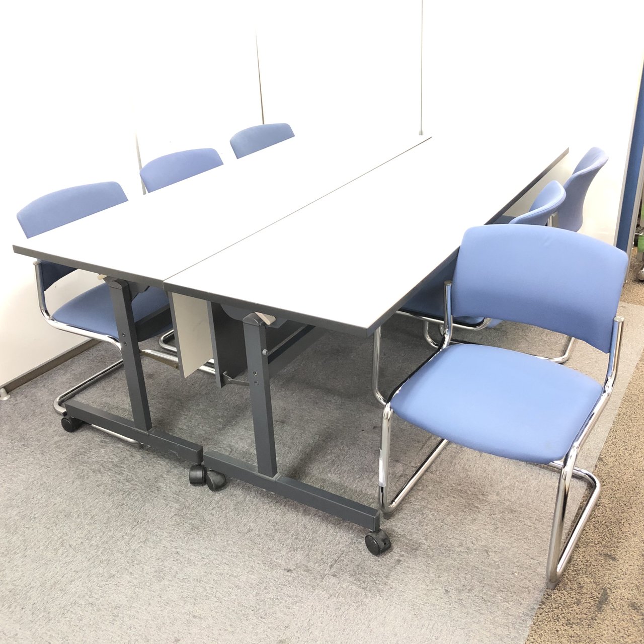 【コクヨ製　トップメーカー品　応接セット！！】W1800のサイドスタックテーブル！コスト重視の方にピッタリなミーティングチェア
                        その他シリーズ
                                    中古
            