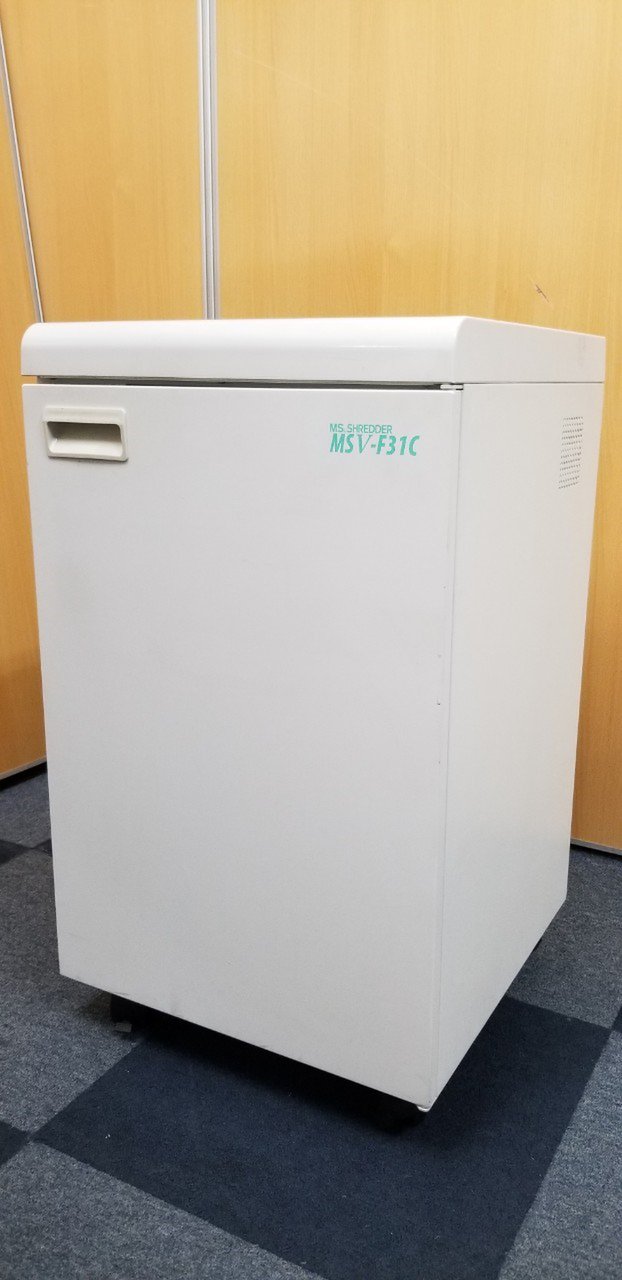 【紙の裁断はできないモデルです！】
CDなどのメディア裁断専用モデル！
                        IDシリーズ 
                                    中古
            