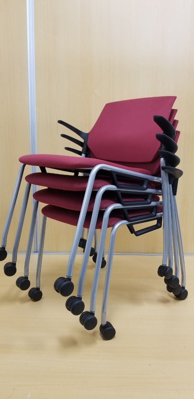 【セットでお買い得！】
珍しい肘付きのミーティングチェア！おしゃれデザインで会議室を華やかな印象に！
                        その他シリーズ
                                    中古
            